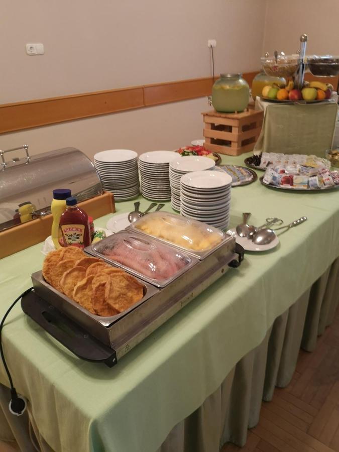 Hotel Blaha Lujza 블로톤퓌레드 외부 사진