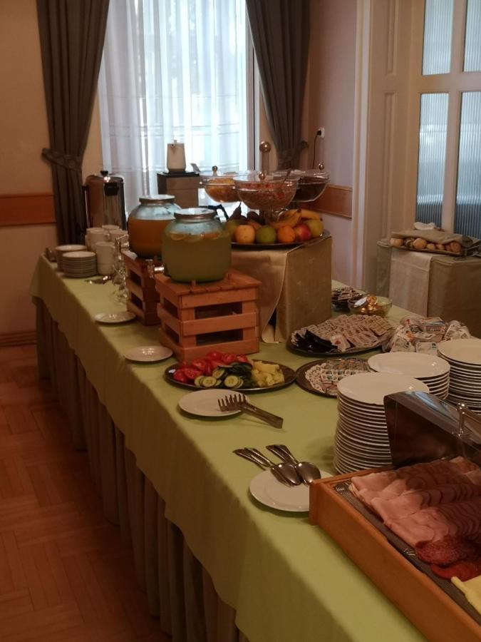 Hotel Blaha Lujza 블로톤퓌레드 외부 사진