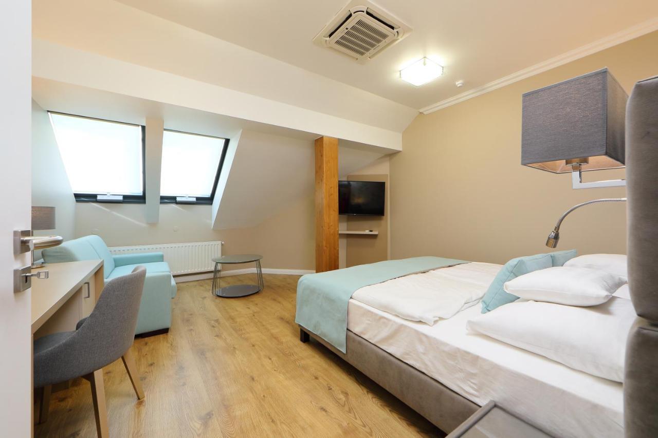 Hotel Blaha Lujza 블로톤퓌레드 외부 사진