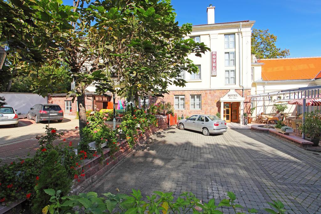 Hotel Blaha Lujza 블로톤퓌레드 외부 사진