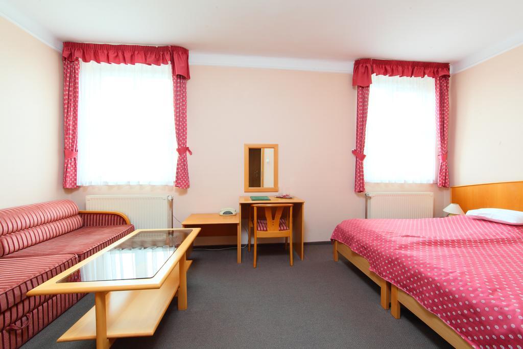 Hotel Blaha Lujza 블로톤퓌레드 객실 사진