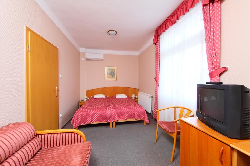 Hotel Blaha Lujza 블로톤퓌레드 객실 사진
