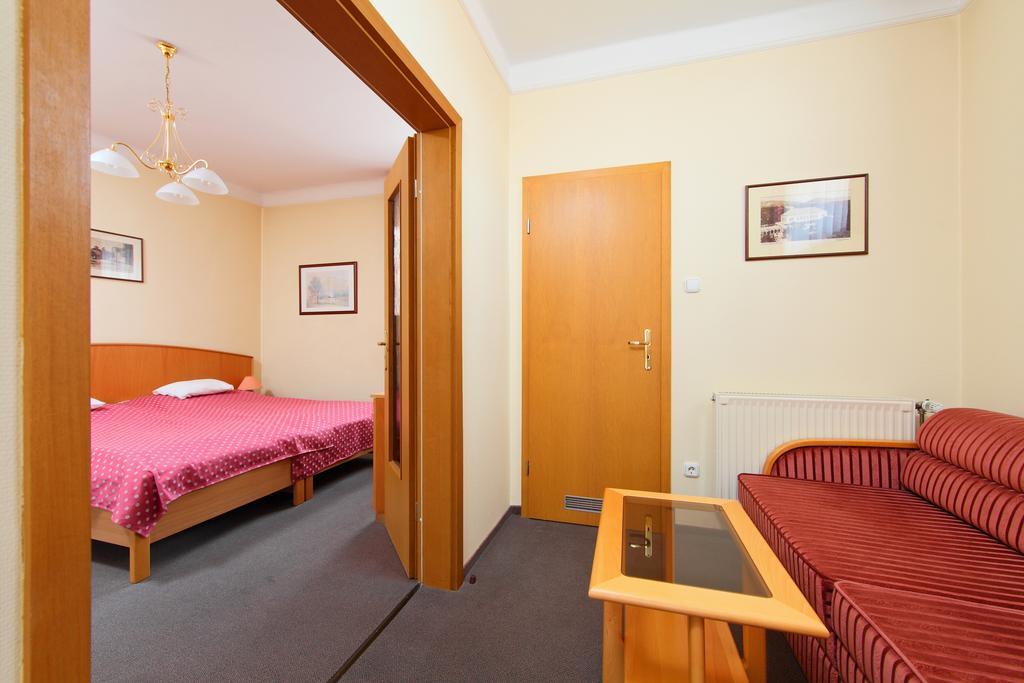 Hotel Blaha Lujza 블로톤퓌레드 외부 사진