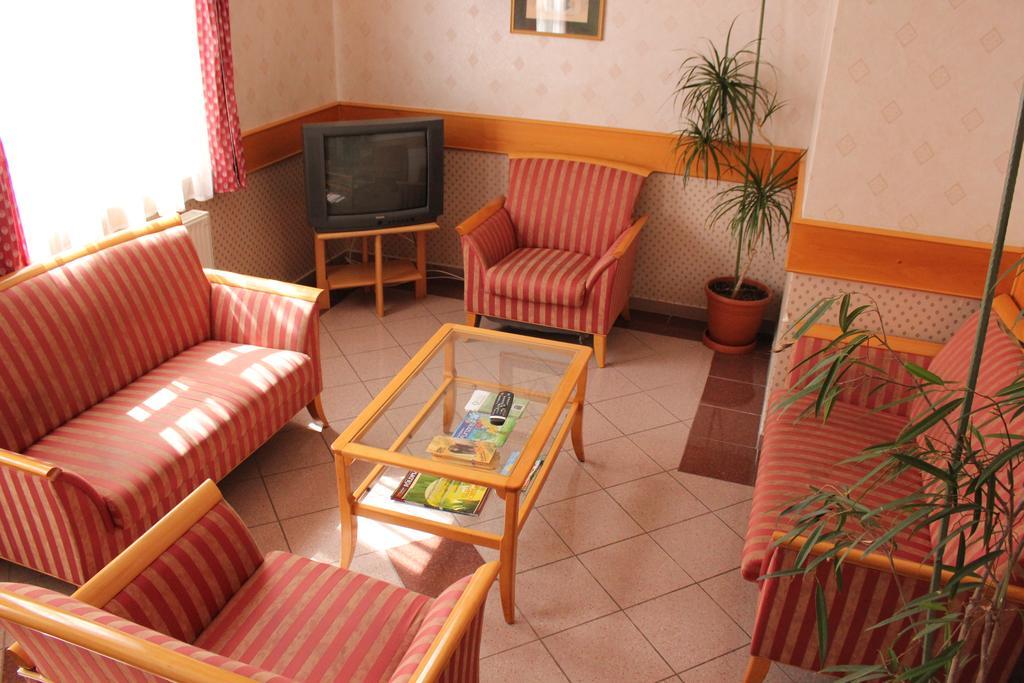 Hotel Blaha Lujza 블로톤퓌레드 외부 사진