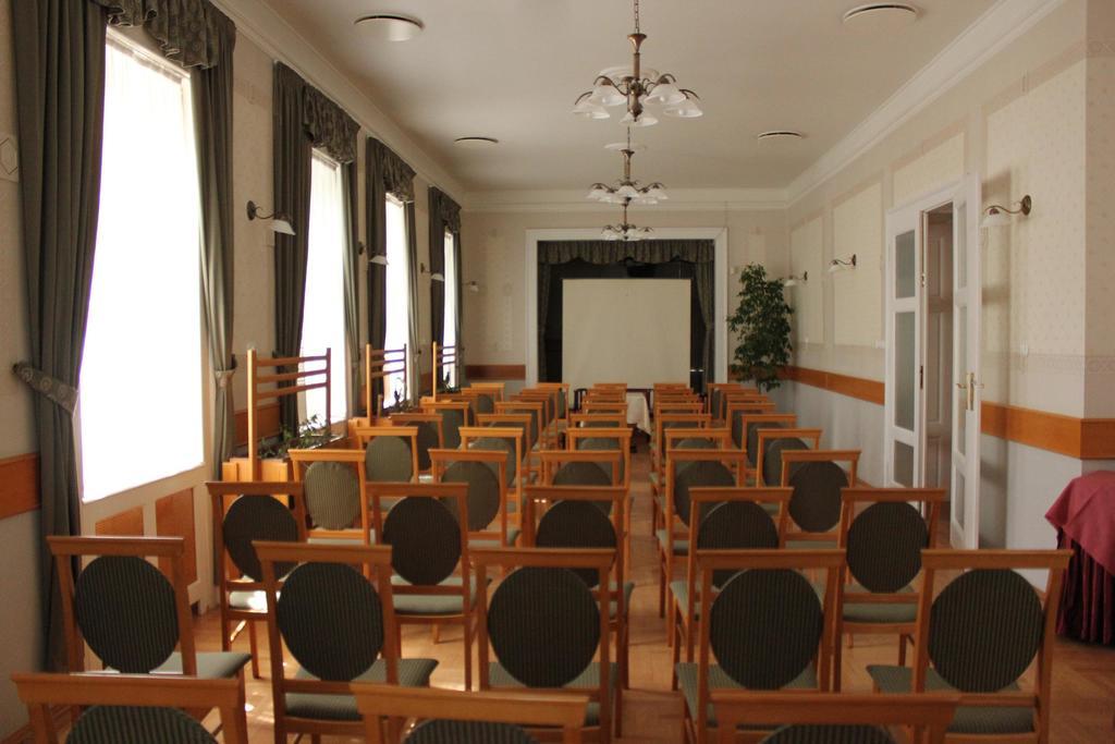 Hotel Blaha Lujza 블로톤퓌레드 외부 사진
