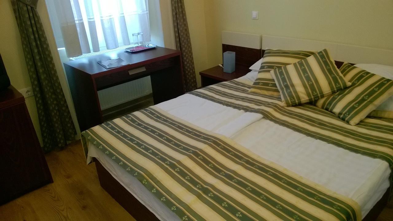 Hotel Blaha Lujza 블로톤퓌레드 외부 사진