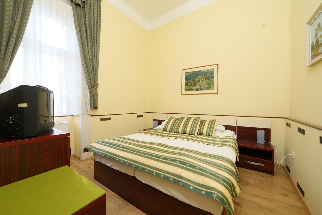 Hotel Blaha Lujza 블로톤퓌레드 외부 사진